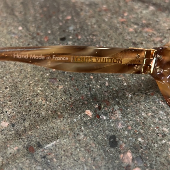 Louis Vuitton Sunglasses - Picture 6 of 9